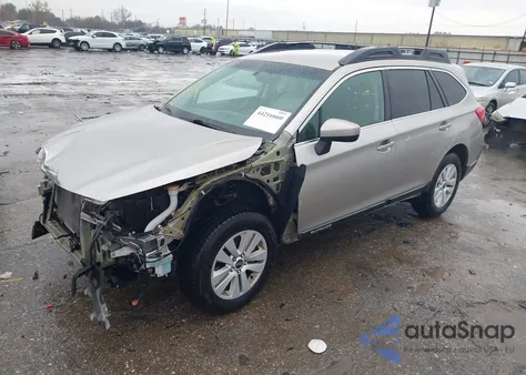 2018 Subaru Outback 2.5I Premium z USA, uszkodzony, nr VIN 4S4BSACC6J3364482